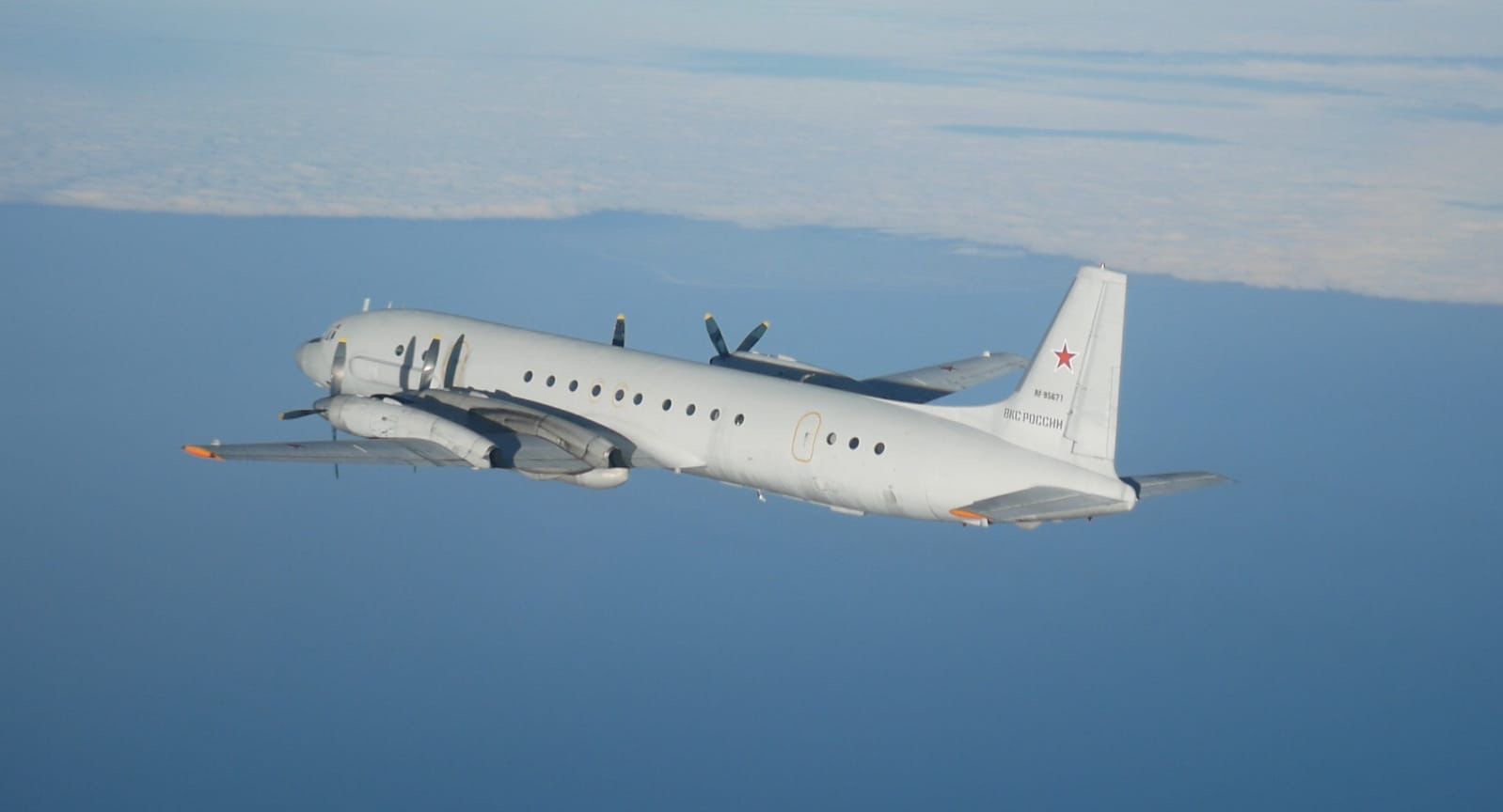 Gestern fingen Eurofighter der deutschen Luftwaffe dieses russische Aufklärungsflugzeug IL-20 über der Ostsee ab. Es war ein weiterer Test, mit dem Russland die Verteidigungsfähigkeiten Deutschlands und der NATO herausfordert.