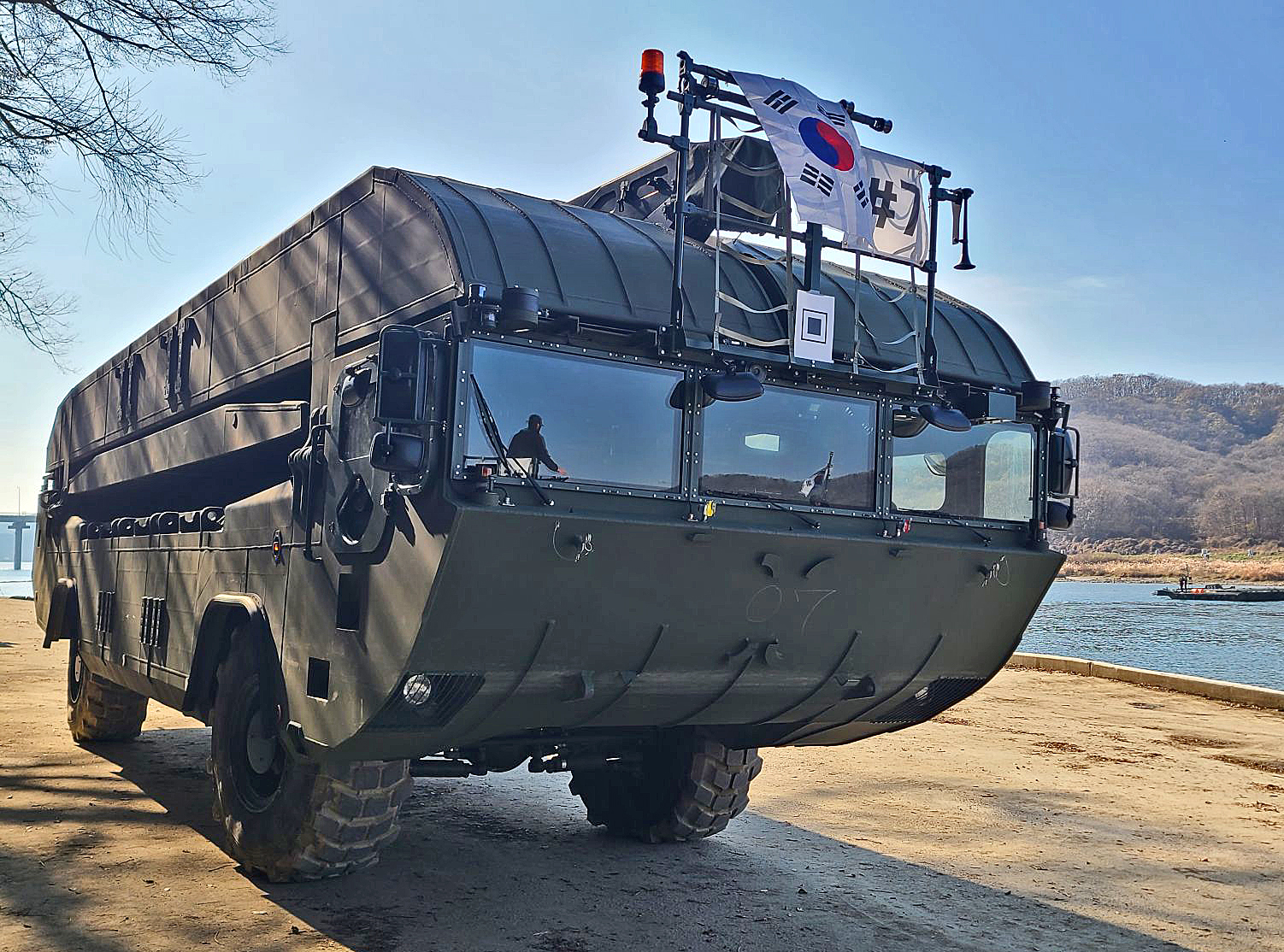Die Republic of Korea Army (RoKA) wird zur Verstärkung ihrer Fähigkeiten das Amphibische Brücken- und Übersetzfahrzeug M3-K einführen.