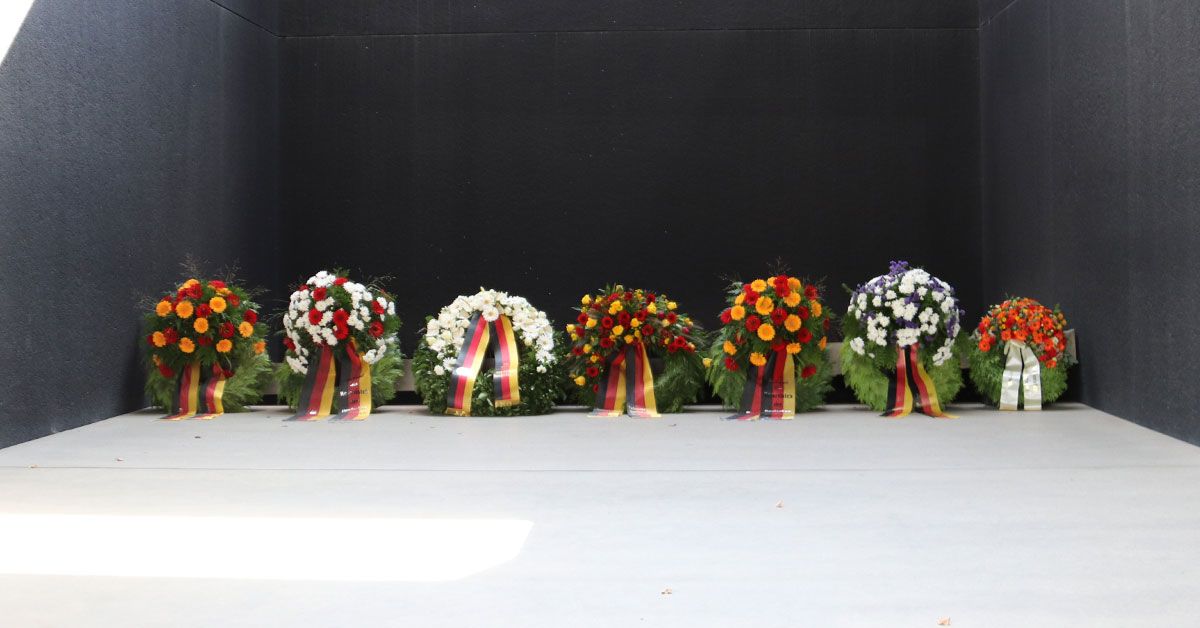 Kranzniederlegung am Ehrenmal der Bundeswehr.