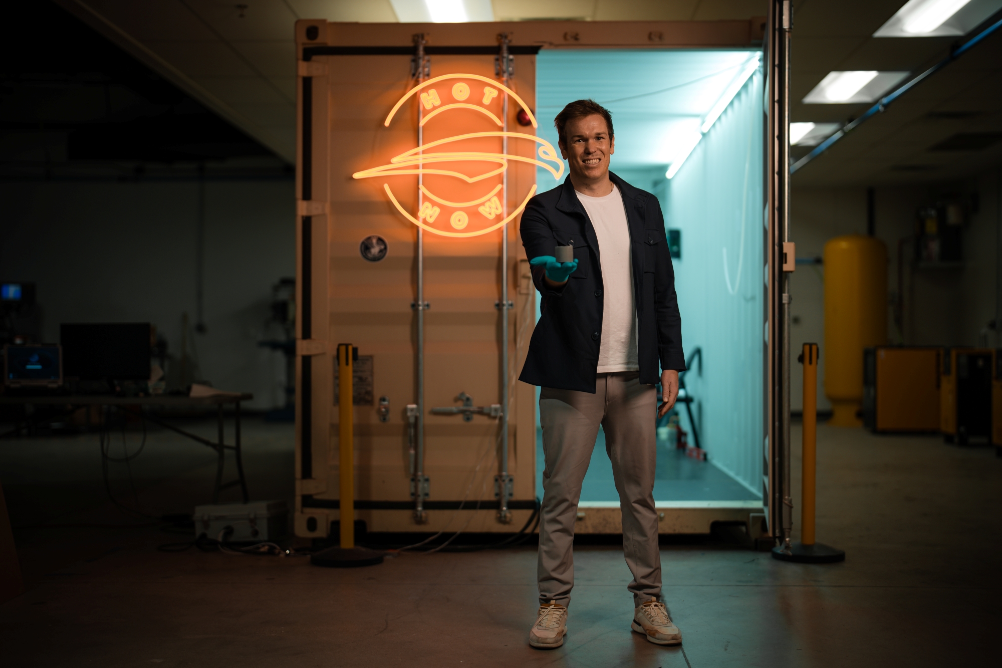 Gründer und CEO Will Edwards präsentiert sein 3D-gedruckte Antriebselement.