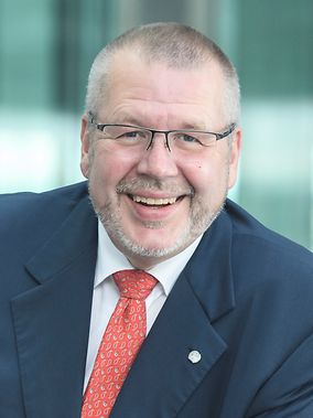 Dr. Joe Weingarten, SPD: MdB für den Wahlkreis 201, Kreuznach in Rheinland-Pfalz.