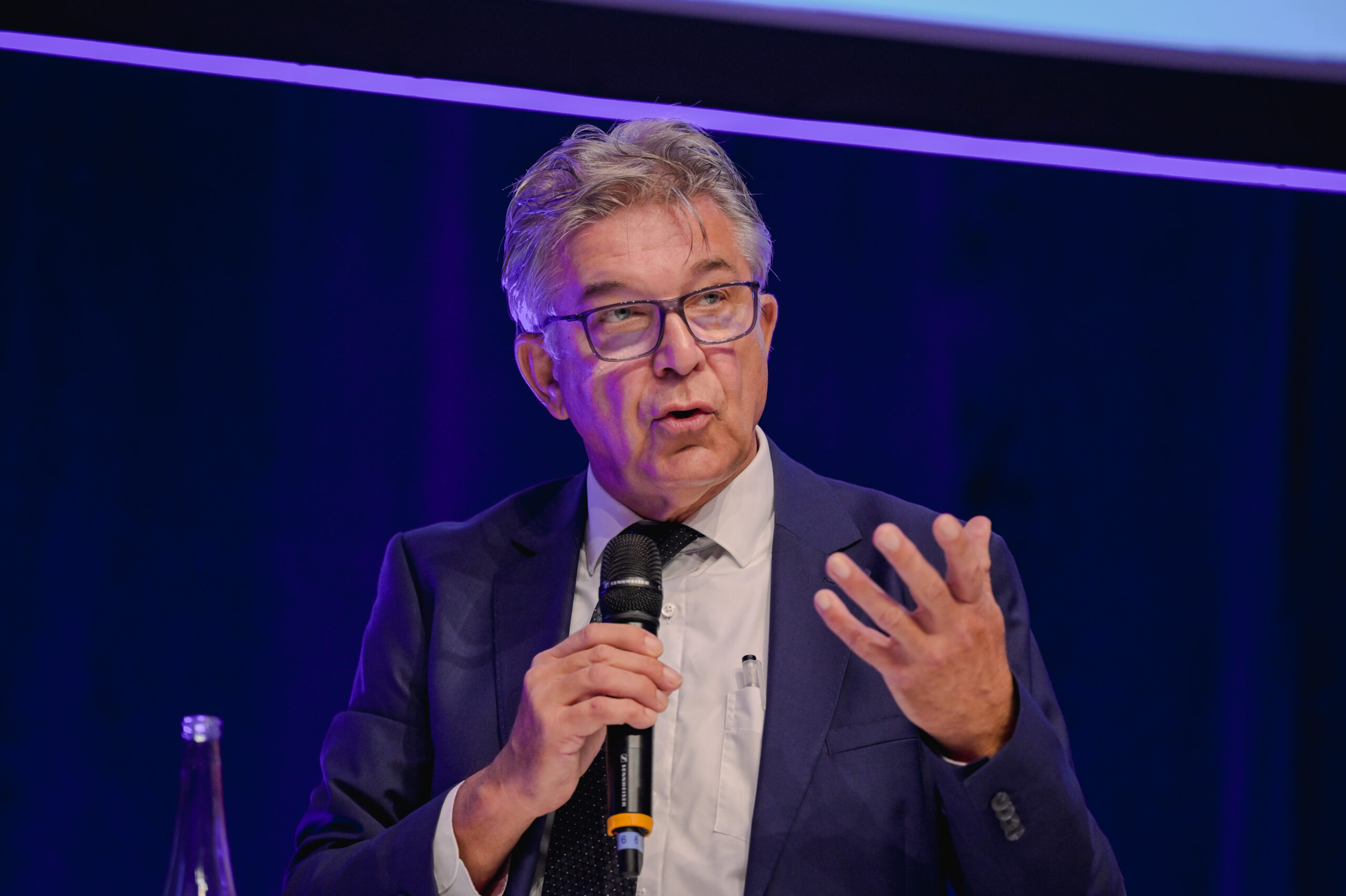 Der Direktor der OCCAR, Joachim Sucker, berichtete von erfolgreichen, multinationalen Beschaffungsprojekten.