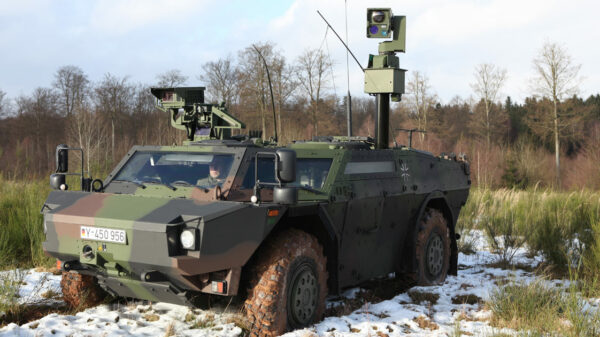 Damit der Fennek weiter bestehen kann bis der Nachfolger Korsak bereit steht, erhalten 90 Fahrzeuge jetzt durch HENSOLDT neue Sensorik.