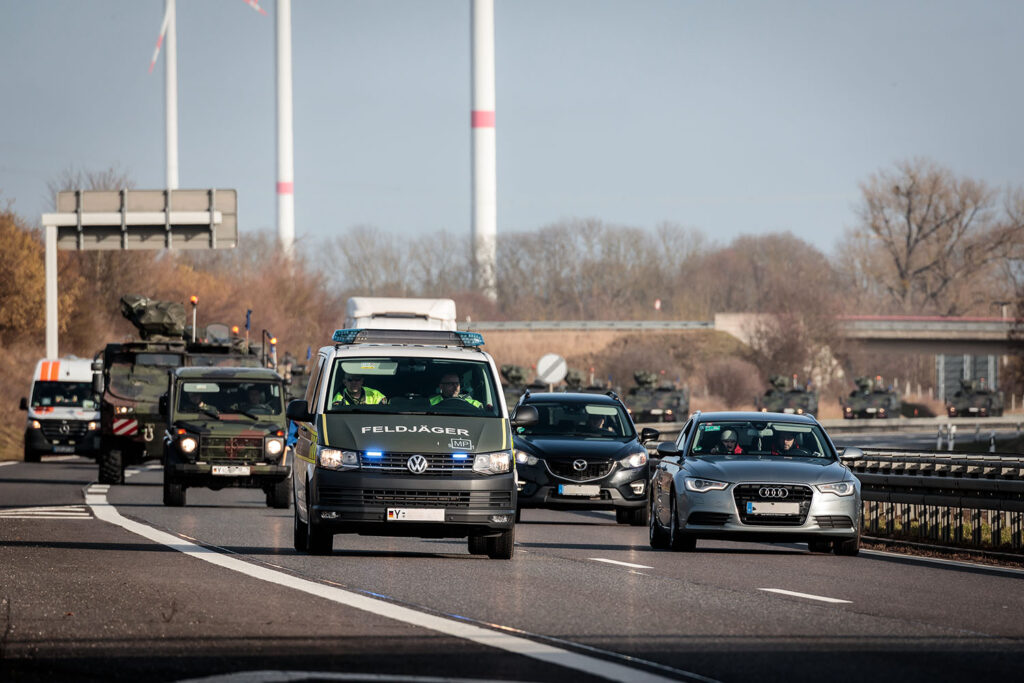  Das Jägerbataillon 413 verlegt im Straßenmarsch von Torgelow nach Litauen im Rahmen der Übung Griffin Lightning, Torgelow. Foto: Bundeswehr / Marco Dorow
