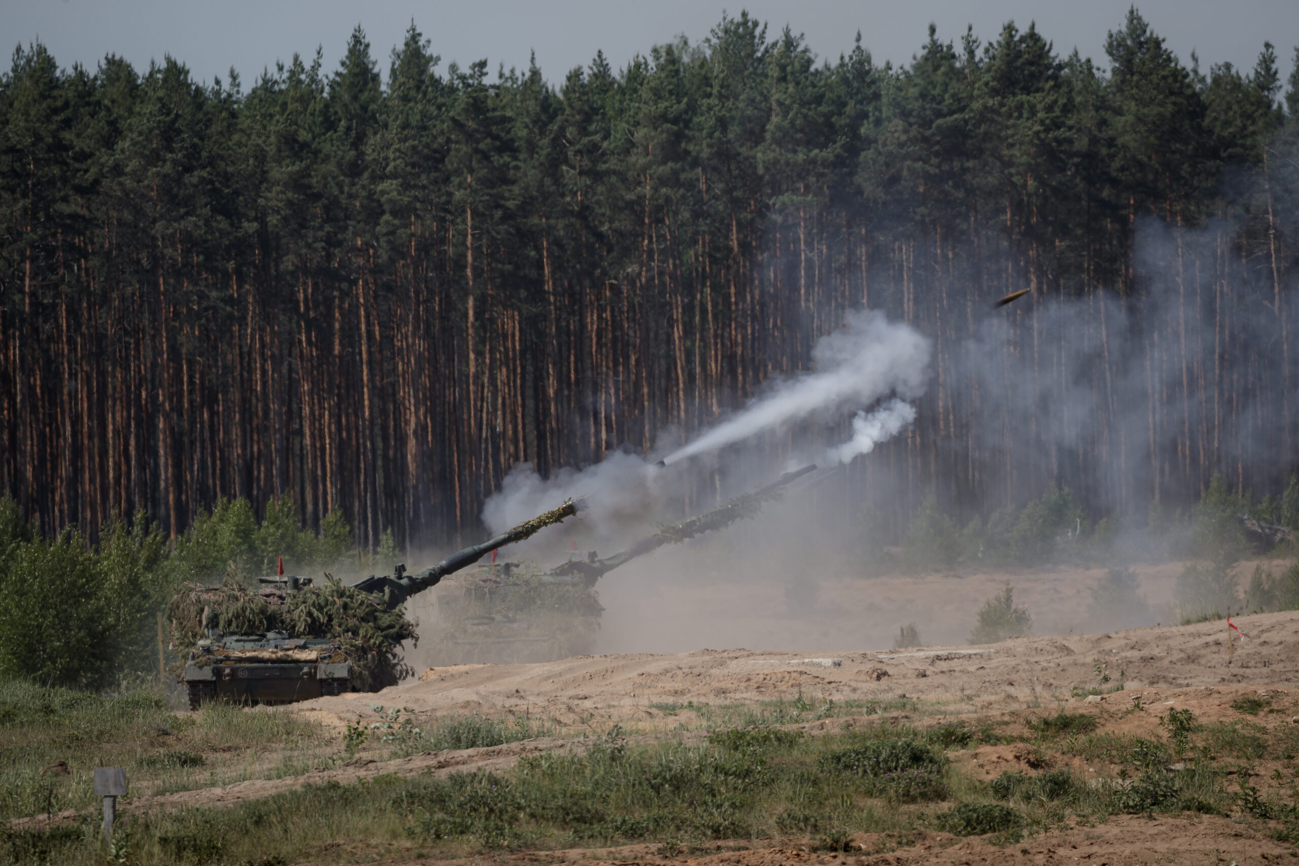 PANZERHAUBITZE 2000 beim Gefechtsschießen in Pabradė, Litauen. Fotos: Bundeswehr / Marco Dorow
