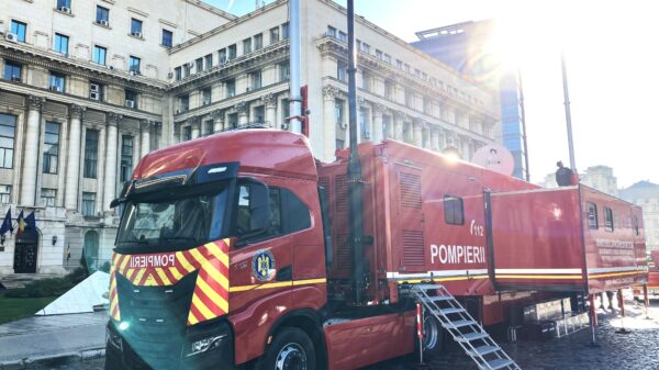 as mobile Krisenmanagementsystem ist mit modernster Kommunikationstechnik ausgestattet und bietet einem 30-köpfigen Krisenstab Platz.