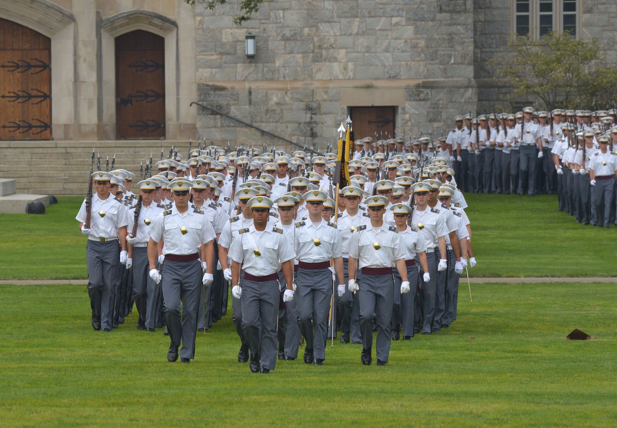 Traditionell werden die zukünftigen Studentinnen und Studenten der USMA West Point mit der Acceptance Day Parade in das Kadettenkorps aufgenommen. Zunächst treten sie separat an, im Verlauf der Parade erfolgt ihre Eingliederung in das Korps.