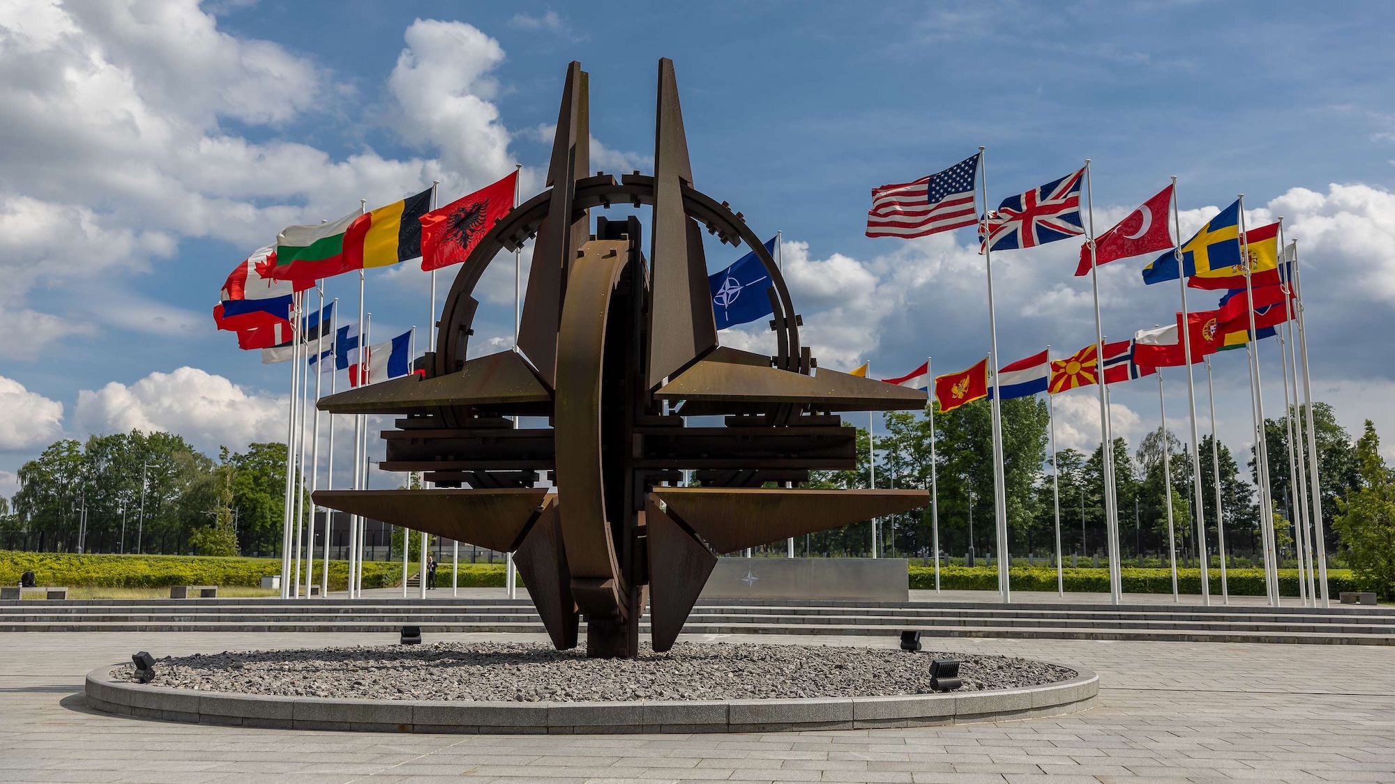 Alle zusammen: Die NATO-Mitgliedstaaten, verteidigen gemeinschaftlich das Territorium der Allianz.Bundeswehr:Tom Twardy