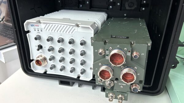 C3Flex: Auch das L3Harris Small Tactical Terminal (STT) KOR-24A (rechts) kann integriert werden, um eine LINK 16-Verbindung zu ermöglichen. (Foto- AF)