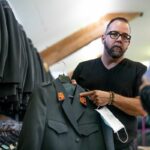Schweiz will sparen: Die Ausgangsuniform Tenü A der Schweizer Armee gibt es jetzt nur noch für ganz wenige Ausnahmen.