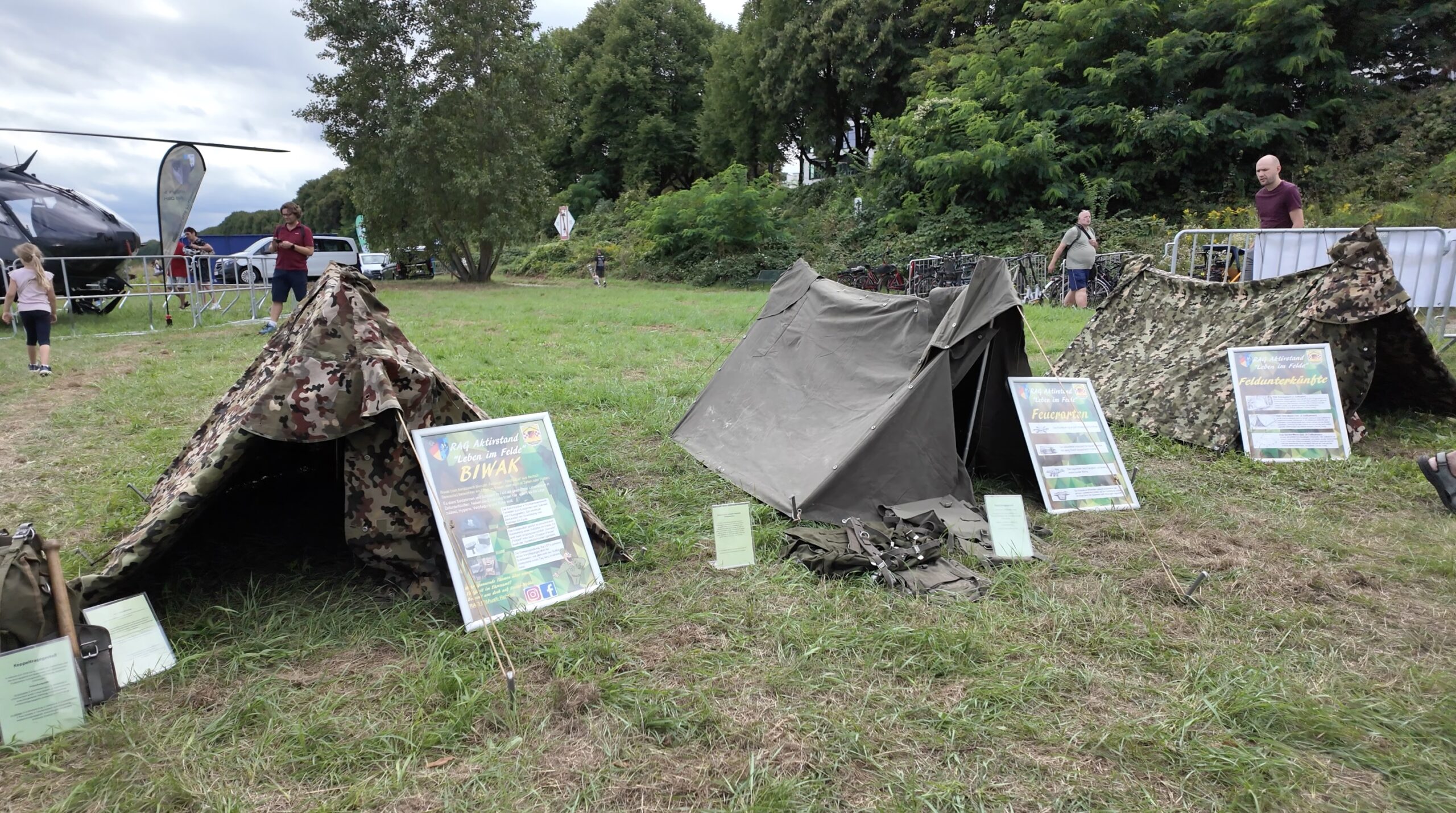 Der Reservistenverband zeigt in einer kleinen Ausstellung historisches Material.