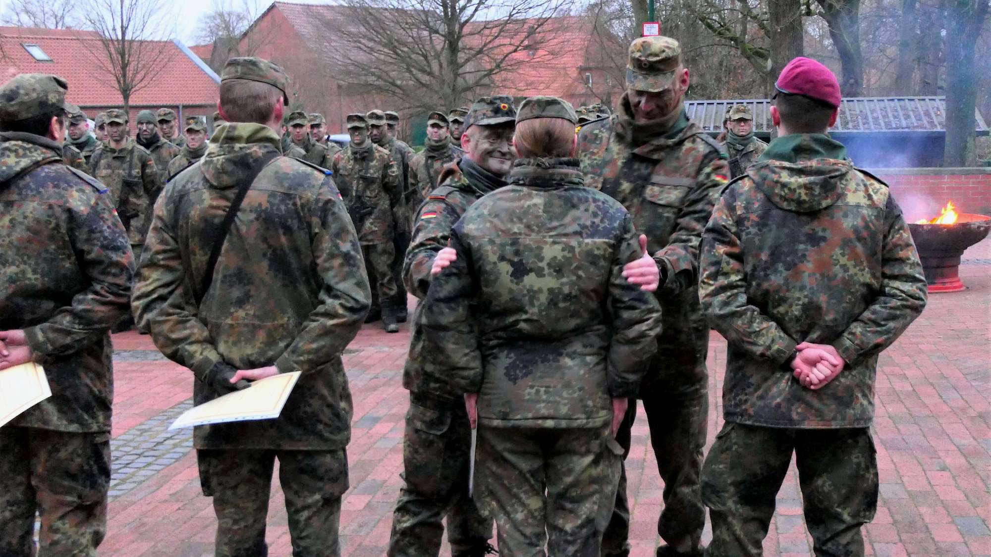 Beförderungen waren der Lohn für die Anstrengungen in der ersten Grundausbildung im Heimatschutz, die am 11. Dezember 2024 in Steimbke endete Bundeswehr:Ulrich Baade