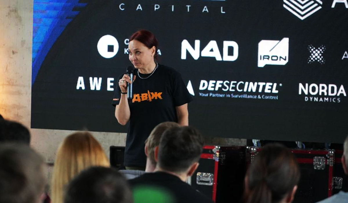 Begrüßung der Teilnehmer des Hackathons in Lviv durch Dr. Larysa Visengeriyeva, Foto- Connor Rehn
