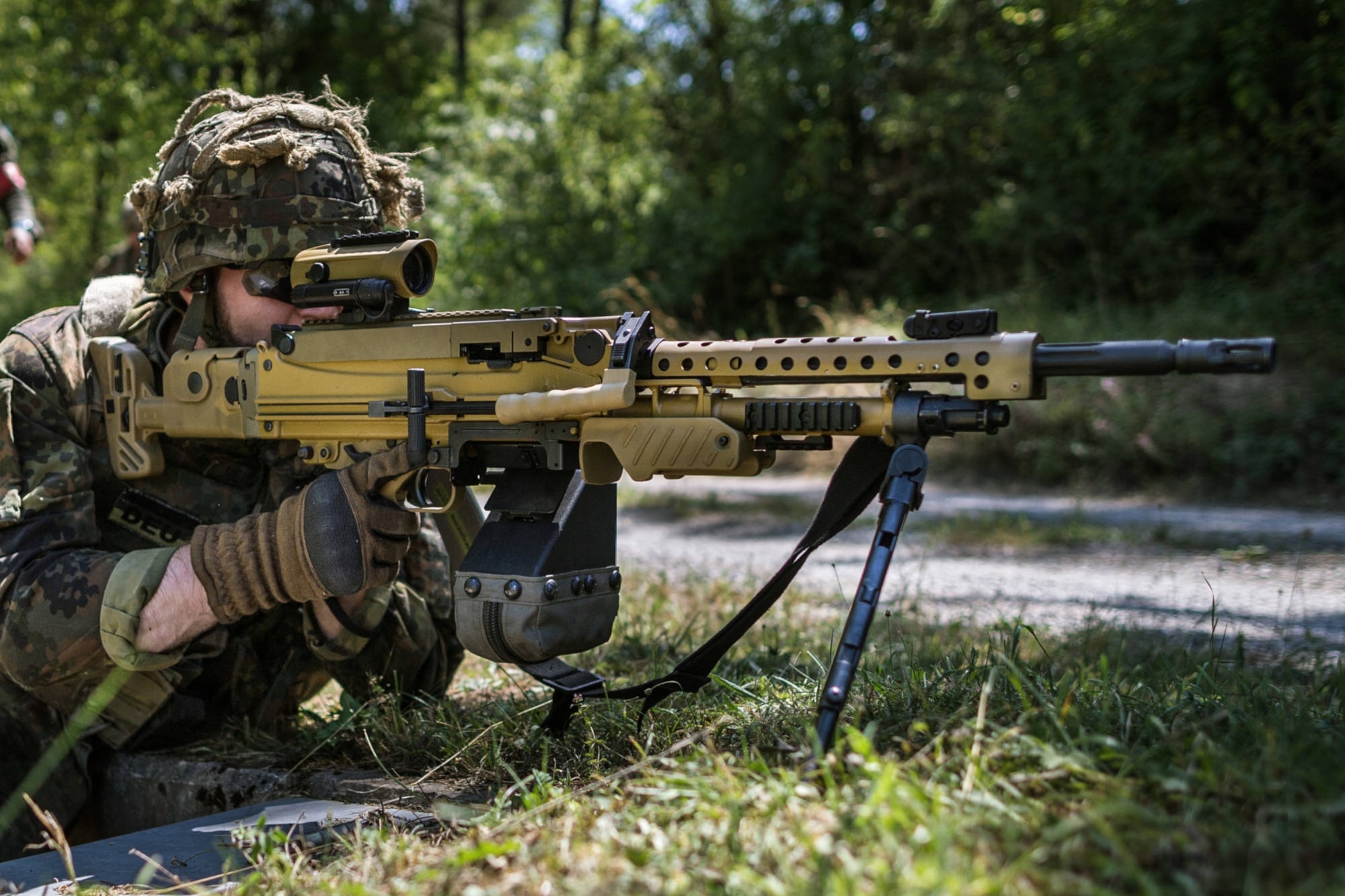 Die Hensoldt Zieloptik 4x30i ist eine mögliche Ausstattung für das MG5 von Heckler & Koch.