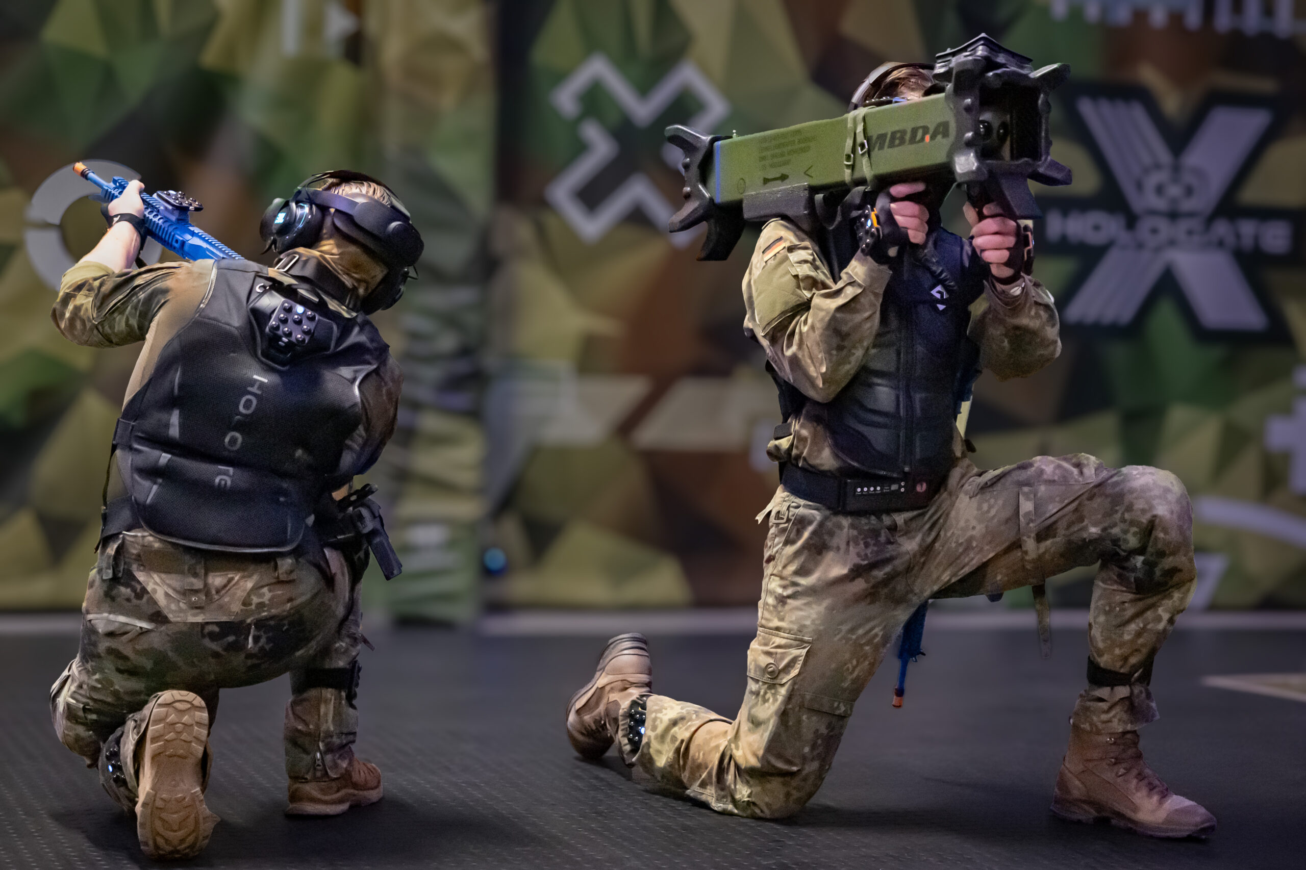 Virtueller Handlungstrainer (VHT) in der Anwendung bei der Ausbildung am Enforcer. Foto: Bundeswehr