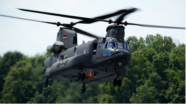 MH-47G: Boeing-Grafik, wie die deutsche Maschine aussehen könnte. Auch die hat gut erkennbar eine Luft-Luft-Betankungssonde und die größeren Tanks der ER-Variante. (Grafik- Boeing)
