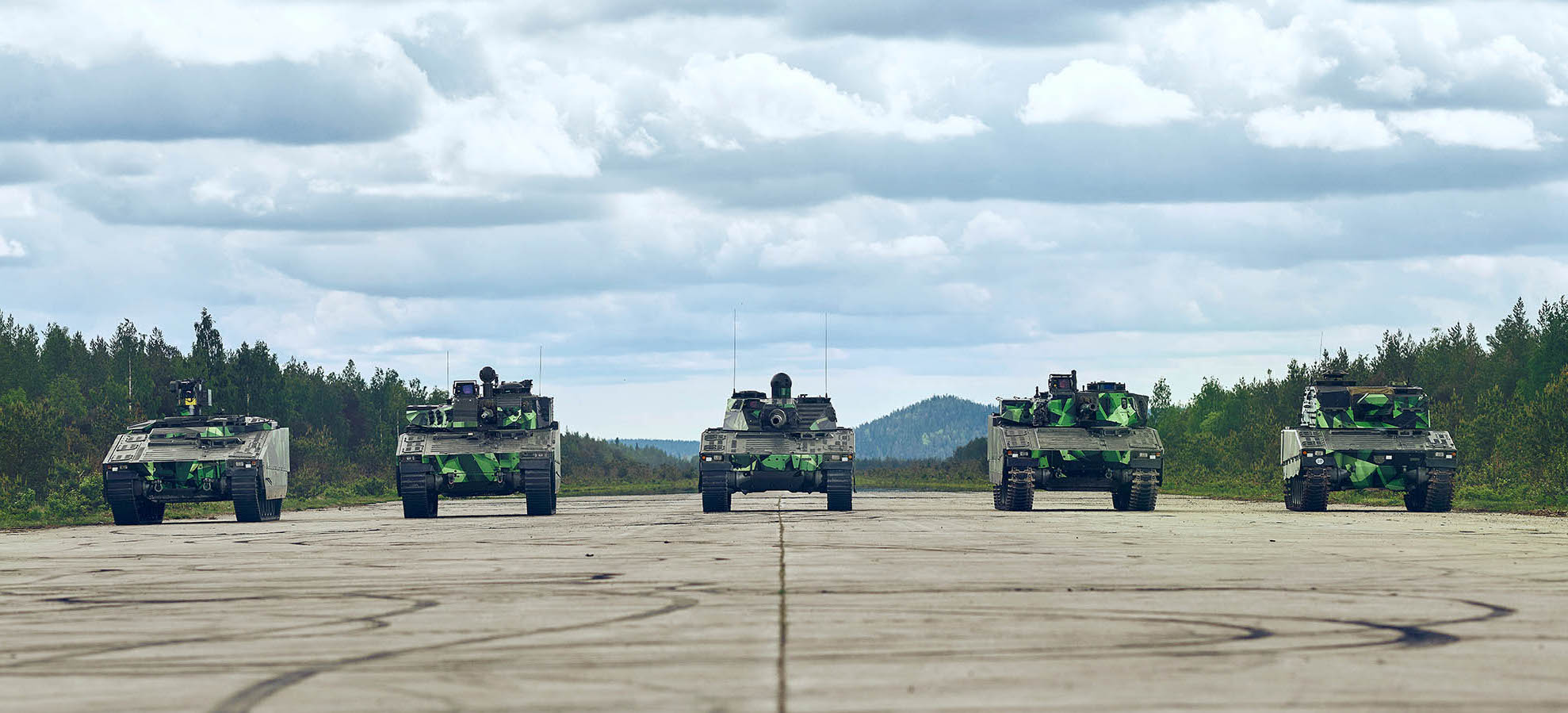 Verschiedene Varianten des CV90.
