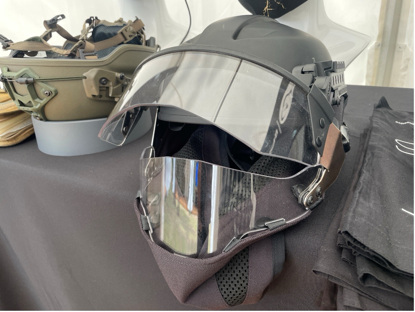 Das CTM-1 Trainings Kit kann auf vielen Helmen von Busch PROtective genutzt werden.