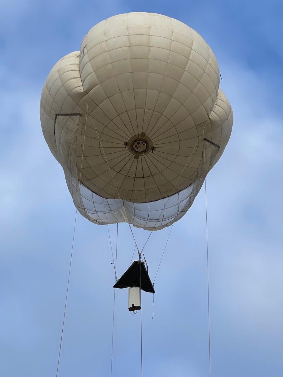 Das SkyStar 330 System mit dem zellularen Kommunikationssystem. (Foto- RT)