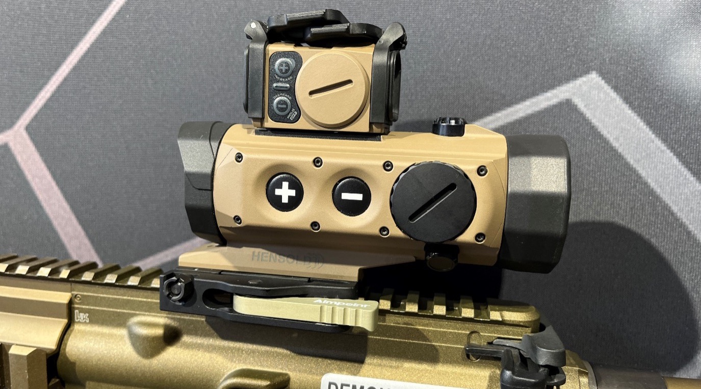 Das ZF4 MKO mit dem Aimpoint Reflexvisier ACRO P-2 auf einem HK416.