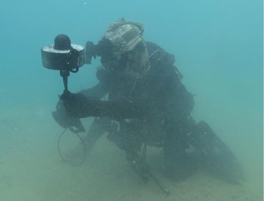 Das chinesische MC2 Underwater Satellite Navigator System. (Foto- Advanced Tactics)