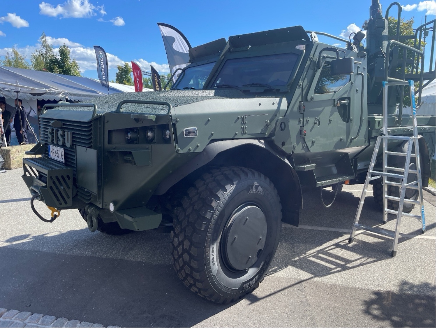 Das taktische Fahrzeug SISU GTP 4x4