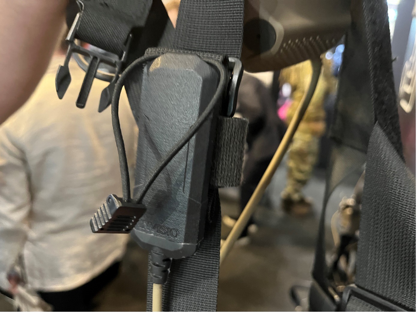Der Dongle ist Sender und Empfänger am Soldaten.