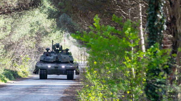 Der Kampfpanzer ALtay aus der Türkei fährt bisher mit südkoreanischem Antrieb.