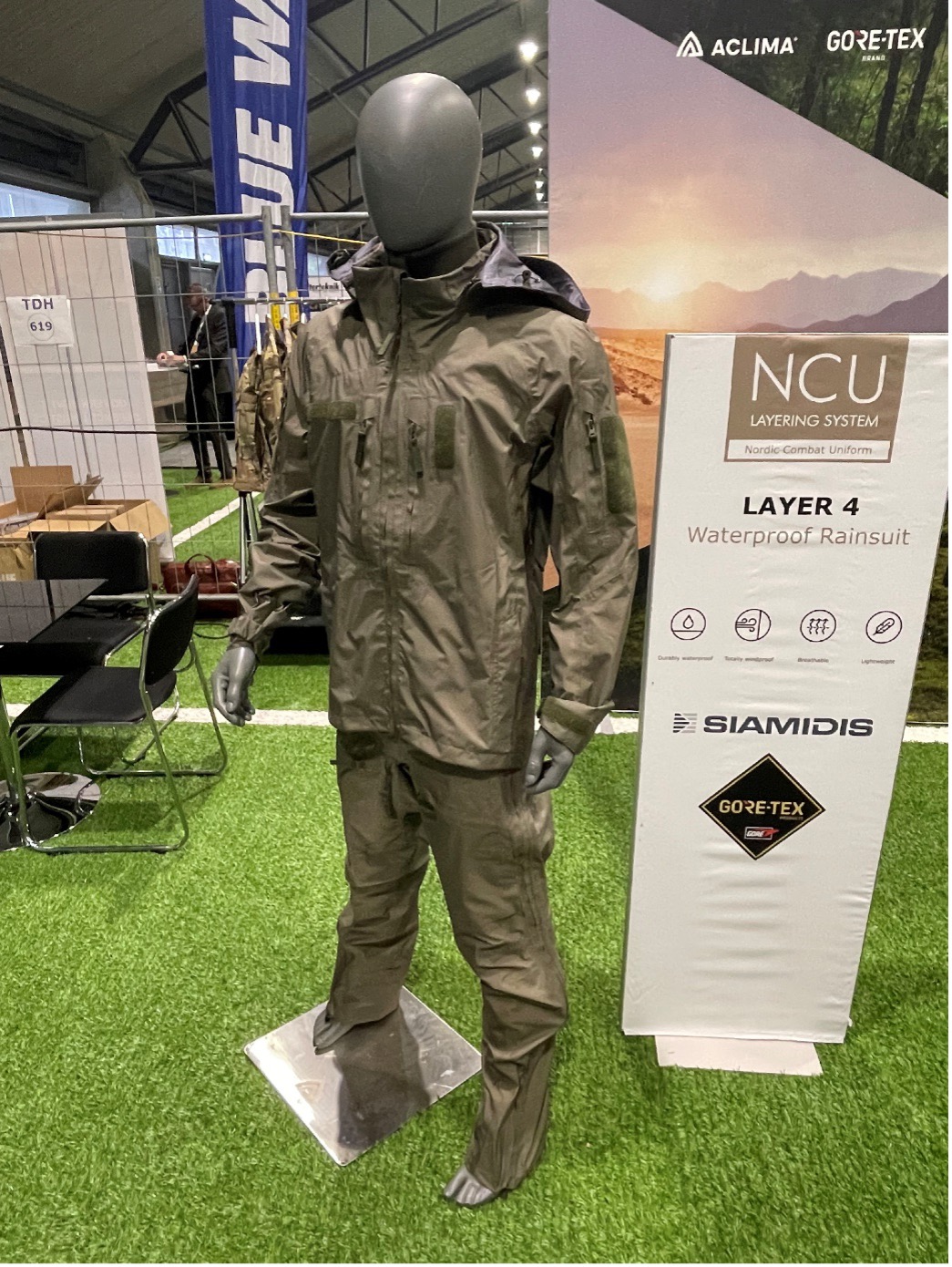 Der Regenschutzanzug (Layer 4) wird von Siamidis hergestellt und nutzt die Gore-Tex-Technologie. (Foto- AF)
