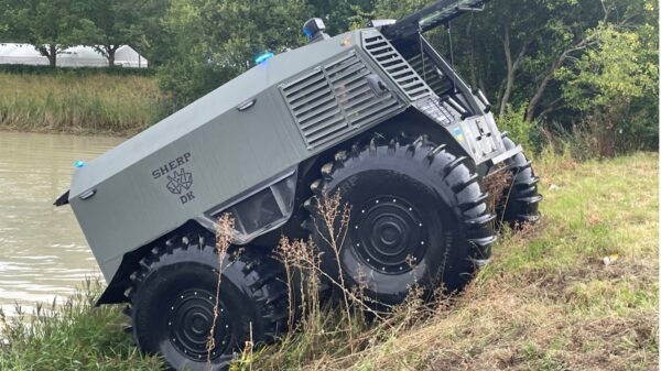 Der SHERP N 1200 UTV kann extreme Steigungen und Neigungen überwinden