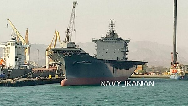 Der iranische Drohnenträger Shahid Bagheri kurz vor der Fertigstellung seines Umbaus. Der X-Kanal @Navy_Iranian leakte Bilder aus Bandar Abbas im Mai 2024.