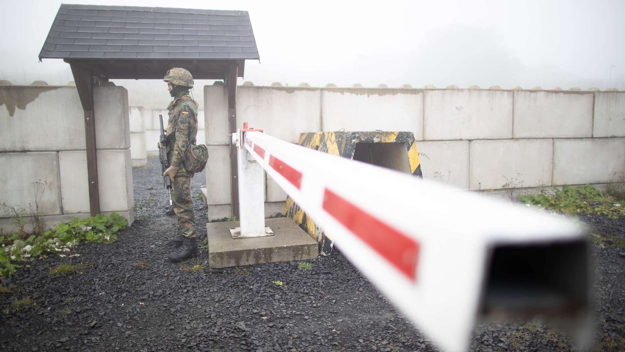 Grundausbildung im Heimatschutz: Ein Schwerpunkt liegt auf der Wach- und Sicherungsausbildung der Heimatschutzkräfte- Sie sollen zum Beispiel zum Schutz von kritischer Infrastruktur zum Einsatz kommen Bundeswehr:Tom Twardy