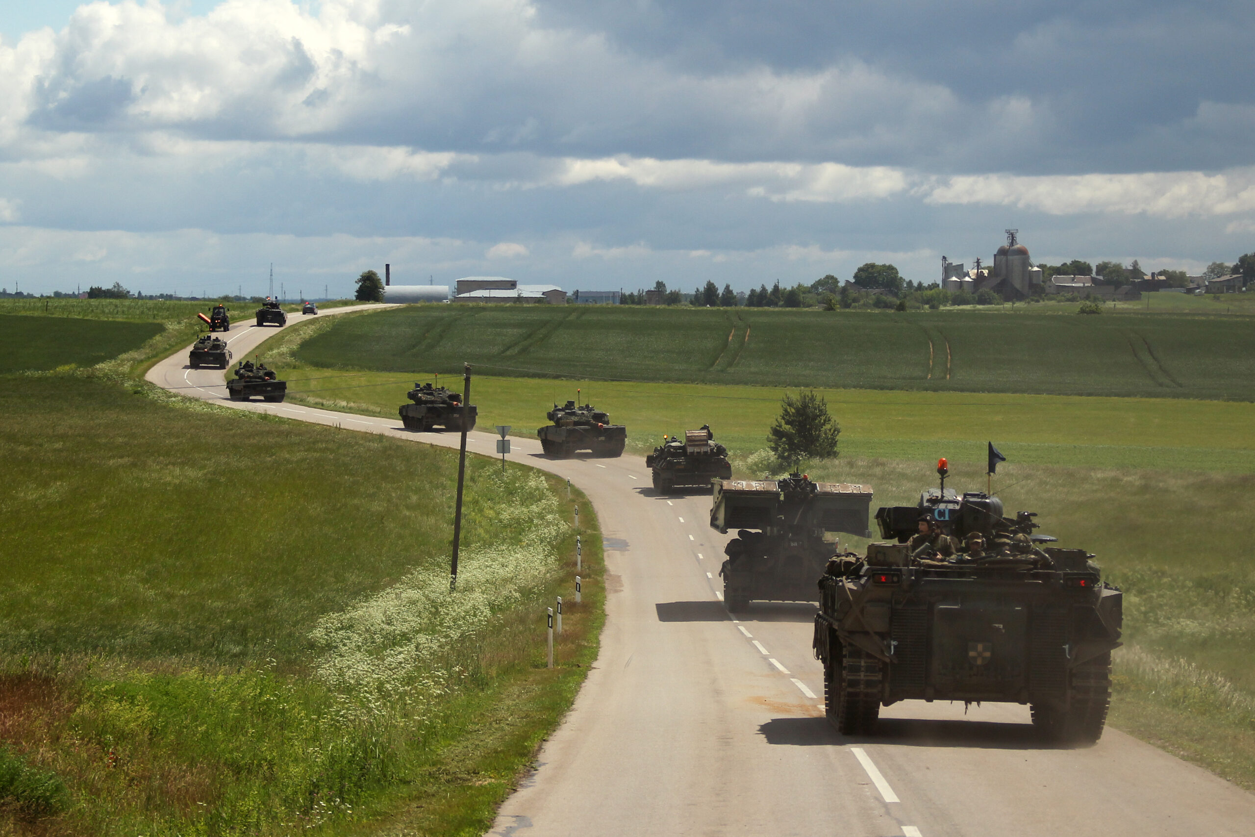 Kräfte vom Panzergrenadierbataillon 393 verlegen in der Stand-Up Phase für die VJTF zum Gefechtsübungszentrum. Foto: Bundeswehr