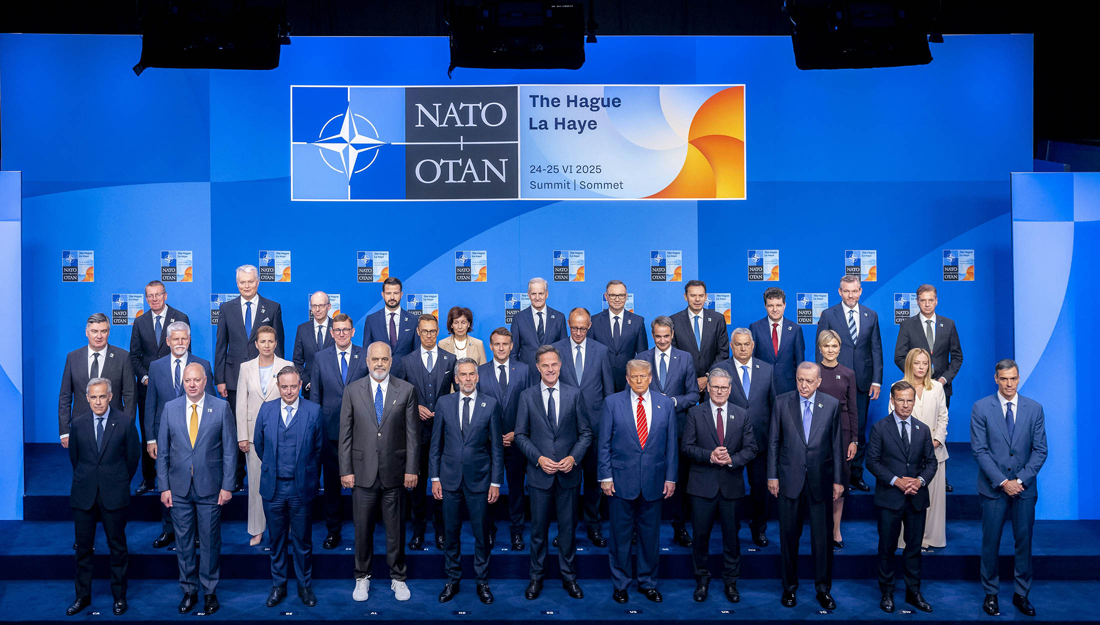 NATO-Generalsekretär Mark Rutte und die Staats- und Regierungschefs der NATO-Mitgliedstaaten beim traditionellen "Familienfoto".