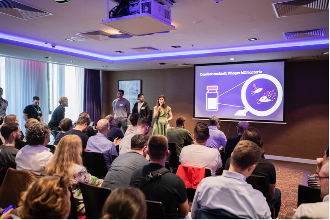 Final Pitch des Phage X-Teams auf dem European Defense Tech Hackathon in Warschau (04:2025)