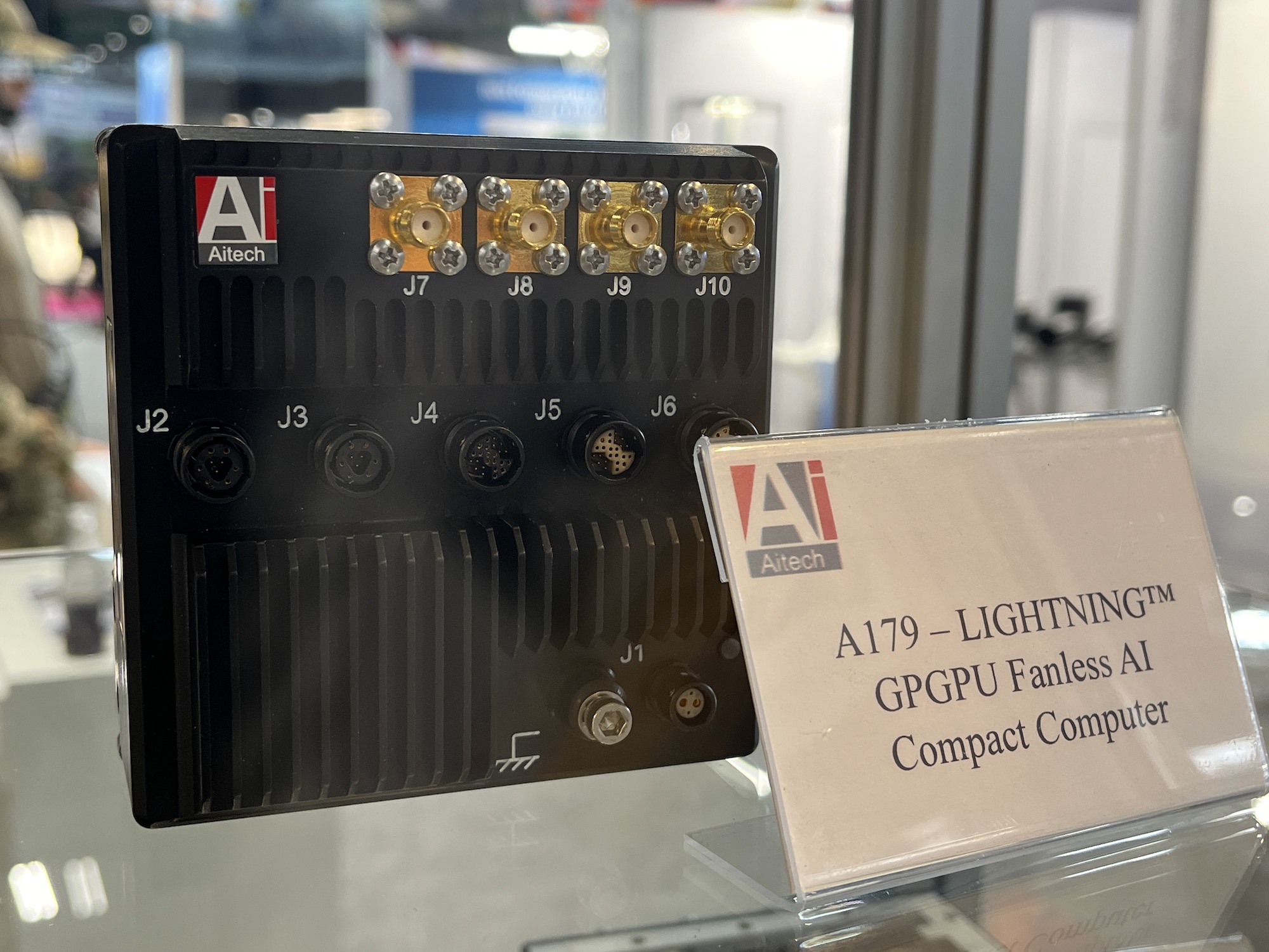 Der A179 Lightning GPGPU Fanless AI Compact Computer von AITECH.