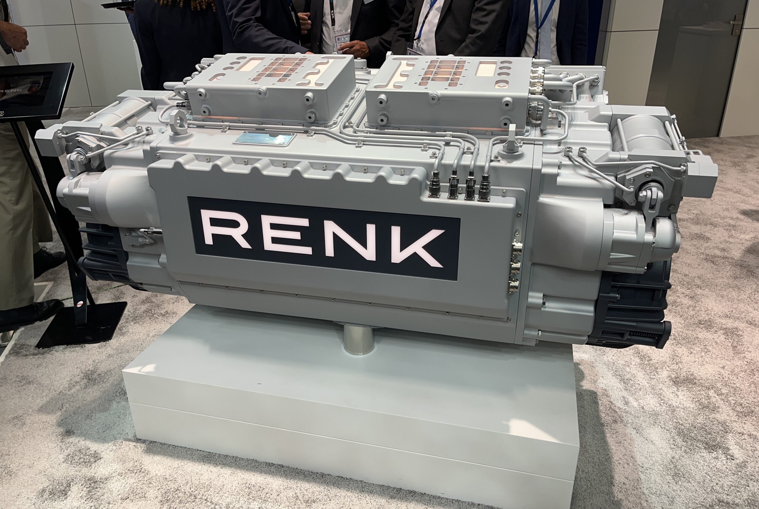 Mit ATREX erhalten erstmals auch Kettenfahrzeuge bis 70 Tonnen einen Hybridantrieb.