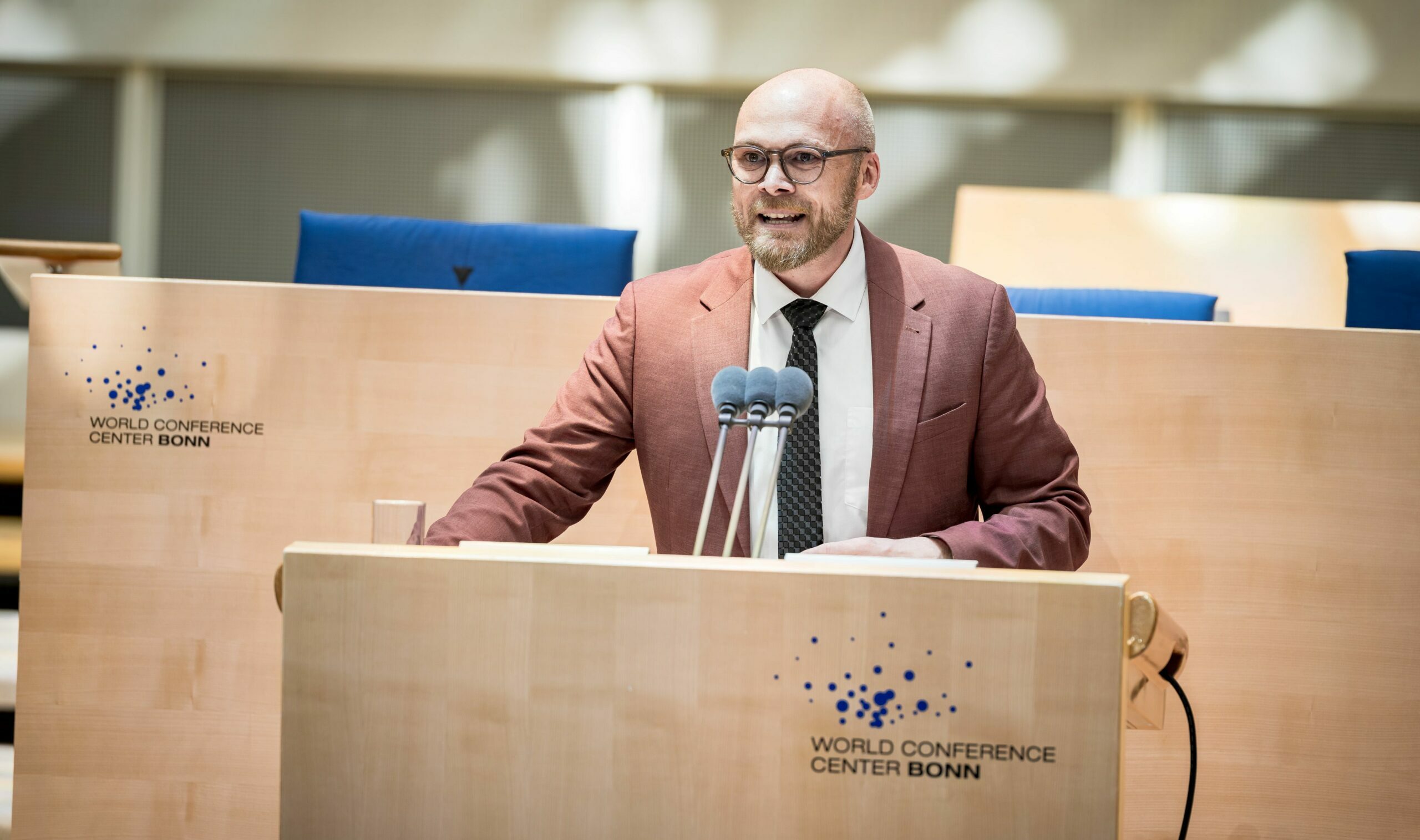 Bayerns Digitalminister Dr. Fabian Mehring sprach am zweiten Tag der AFCEA.