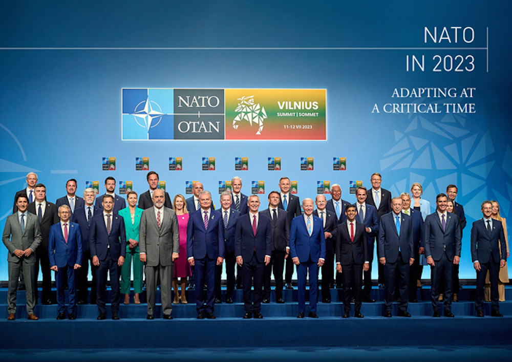NATO-Jahresbericht: Offizielles Familienporträt der Staats- und Regierungschefs der NATO auf dem Gipfel von Vilnius. Vilnius, Litauen, Juli 2023.
