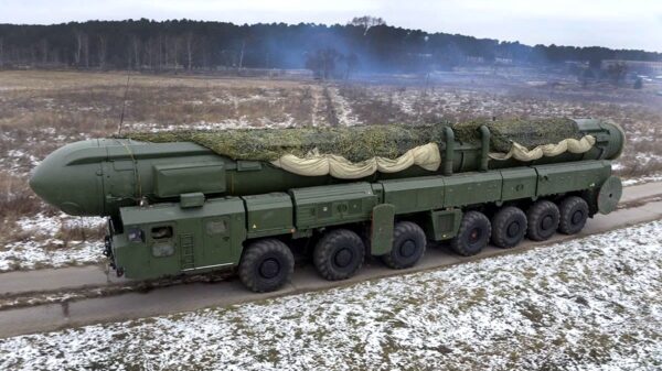 Zum Vergleich der Größenordnung für Russlands neue Rakete: RS-12M Topol auf einer mobilen Plattform mit Rädern. Foto: Verteidigungsministerium der Russischen Föderation