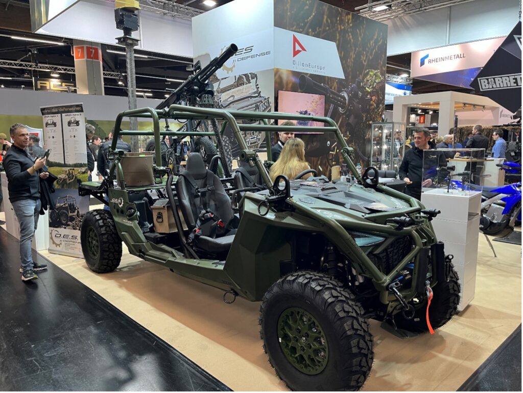 Militärfahrzeuge Mercedes und Polaris MRZR ALPHA von D.E.S. Hier wurde als Bewaffnung das MG6 und koaxial ein .50 BMG Anti-Material Rifle eingerüstet. (Foto- AF)