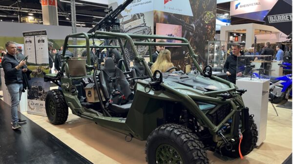 Militärfahrzeuge Mercedes und Polaris MRZR ALPHA von D.E.S. Hier wurde als Bewaffnung das MG6 und koaxial ein .50 BMG Anti-Material Rifle eingerüstet. (Foto- AF)