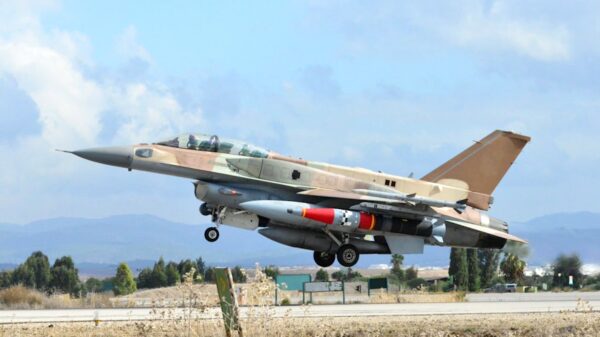 Kampferprobt: ROCKS an einer israelischen F-16. Die Luftwaffe flog im Juni 2025 von Israel aus mehrere Angriffe gegen präzise ausgewählte Ziele.