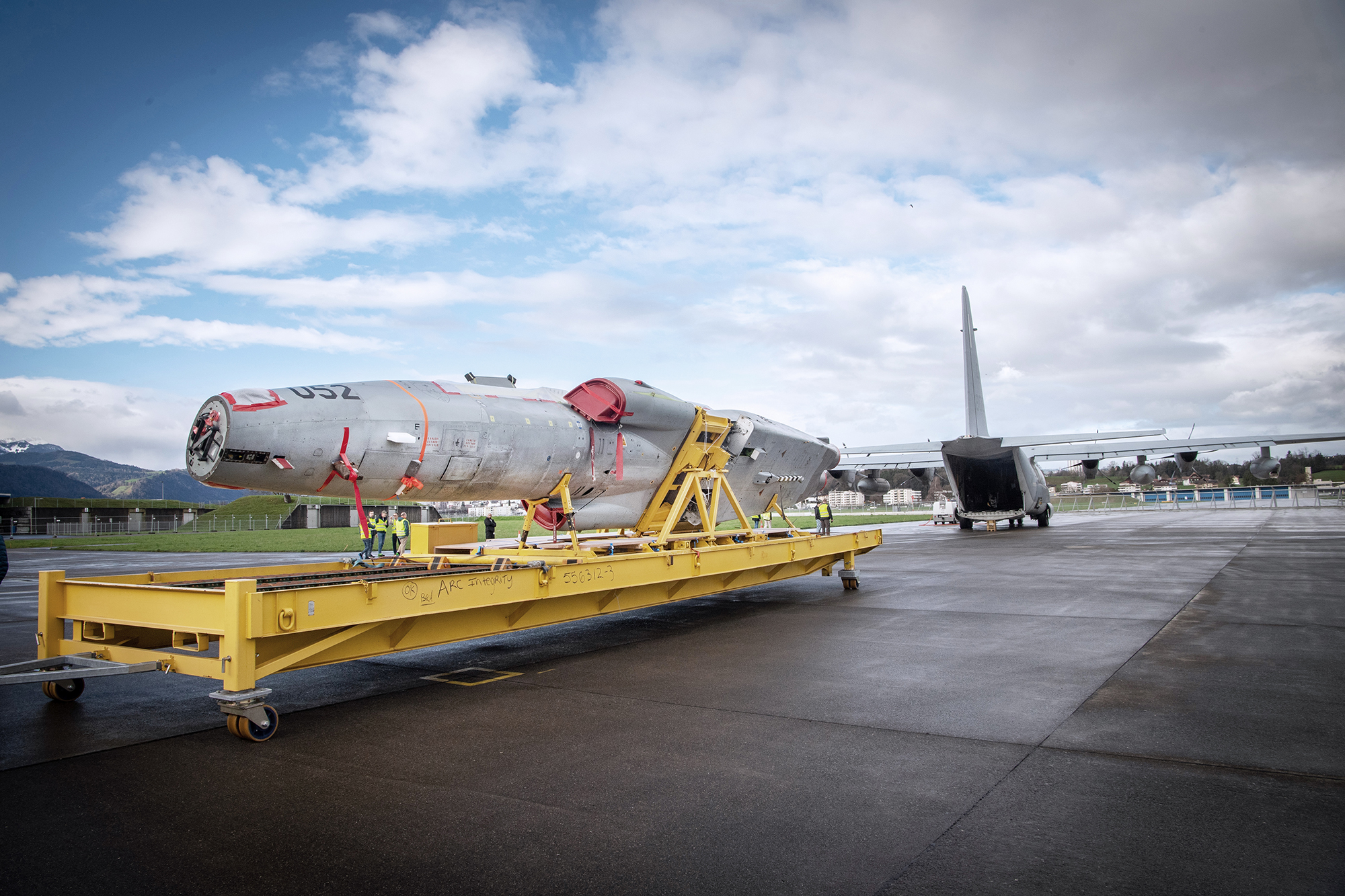 RUAG hat ersten F-5-Jet an Tactical Air Support ausgeliefert