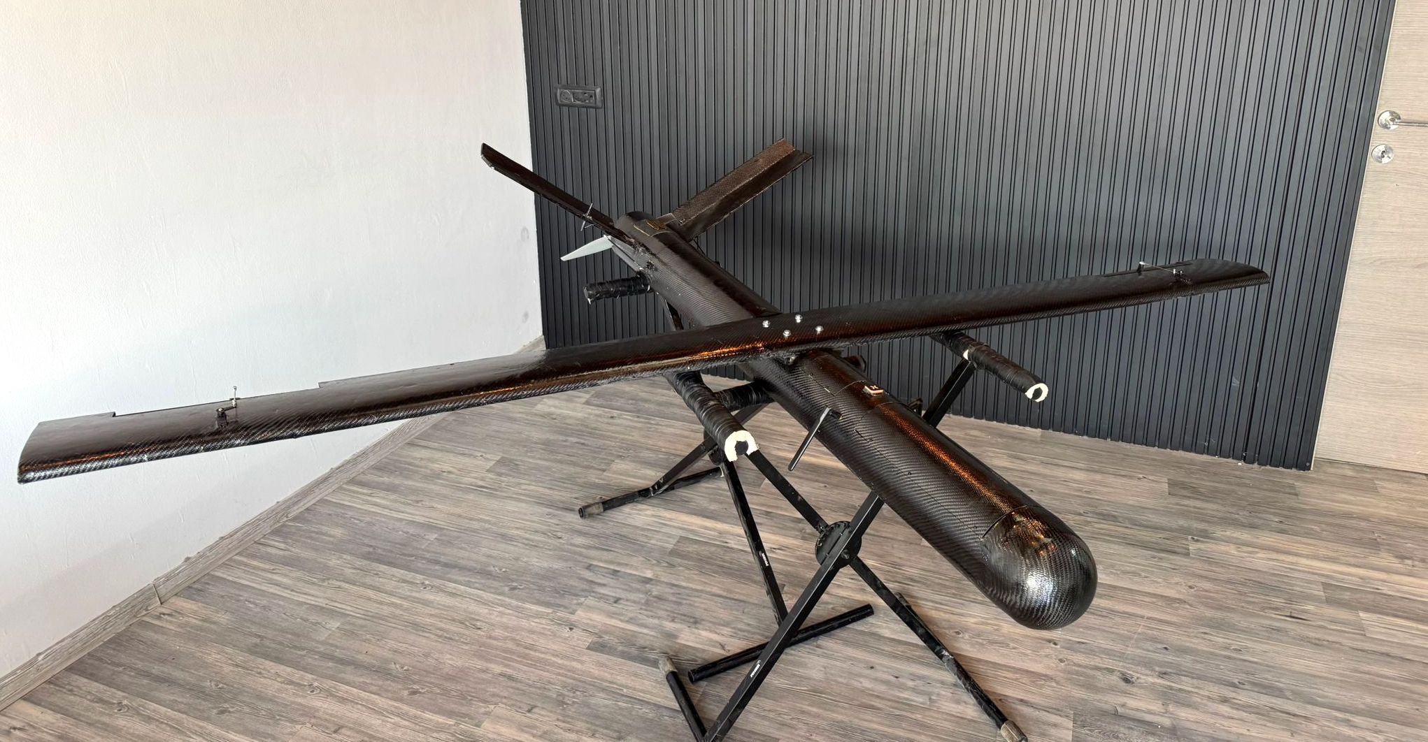 Eine von Smart Drones nachgebaute Shahed 101 für das Training eigener Luftverteidigung.