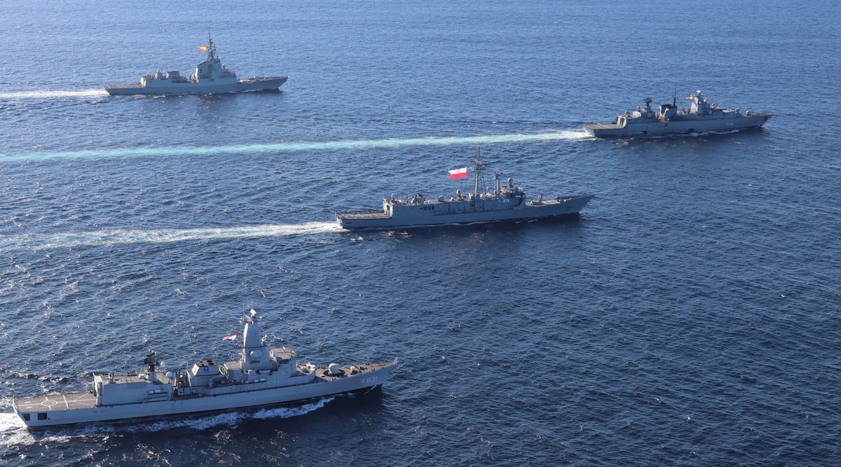 Schiffe der SNMG 1 (STANDING NATO MARITIME GROUP 1) nehmen an der 52. Auflage des Marinemanövers BALTOPS teil in der Ostsee, am 19.04.2023