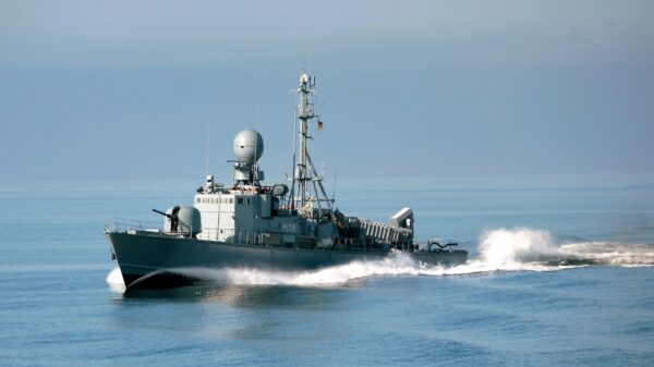 Das Schnellboot S76 FRETTCHEN in Fahrt. Es gehört zu den letzten sieben noch in Deutschland vorhandenen Schnellbooten, die nun zu einem türkischen Verwerter in die Verschrottung gehen.