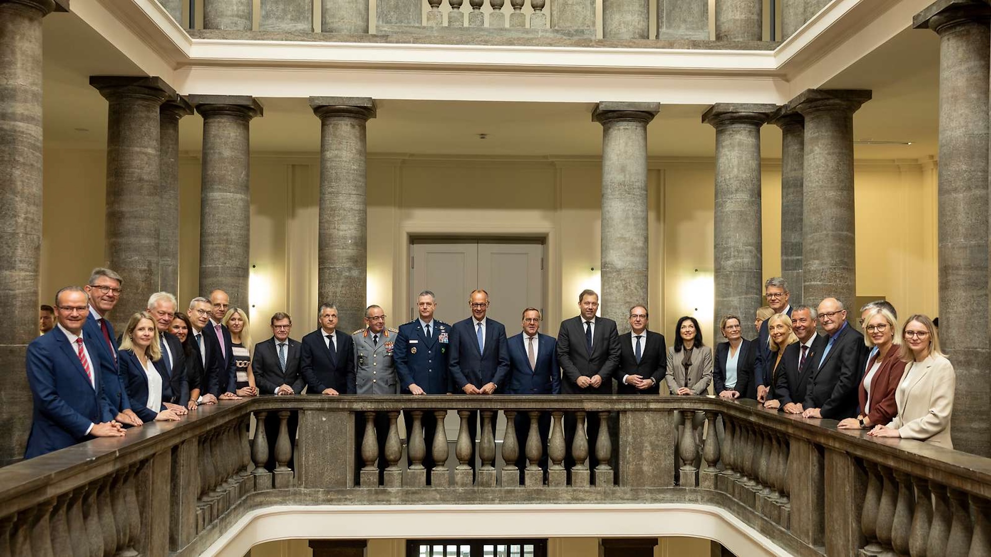 Sicherheits- und Verteidigungspolitik im Fokus- Das Bundeskabinett tagt im Berliner Bendlerblock Bundeswehr:Christoph Kassette