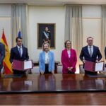 Indra und Bittium: Unterzeichnung der Absichtserklärung im Beisein der spanischen Verteidigungsministerin Margarita Robles.