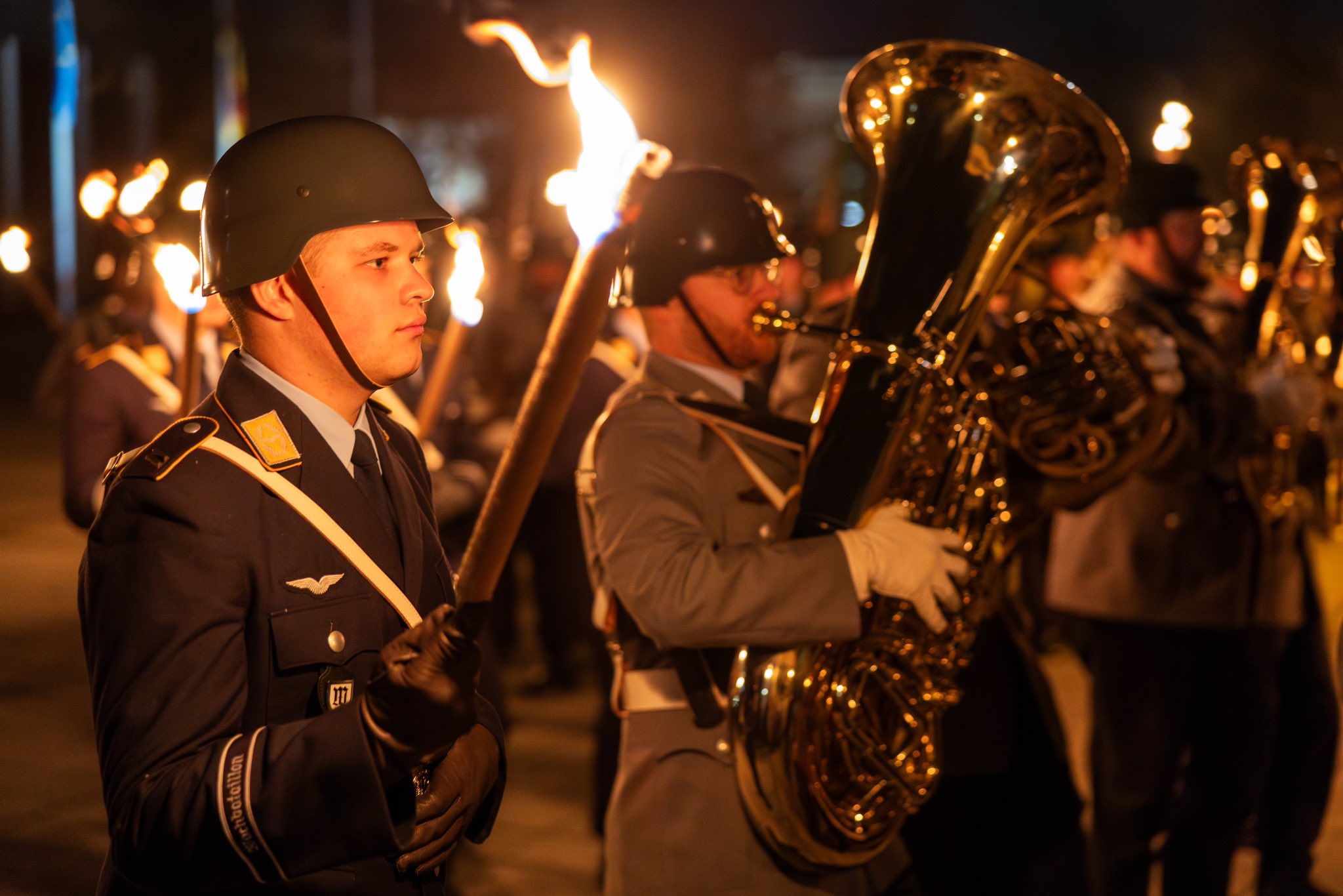 Die Aufstellung "Großer Zapfenstreich" aus Soldaten des Wachbataillons und Musikkorps der Bundeswehr.